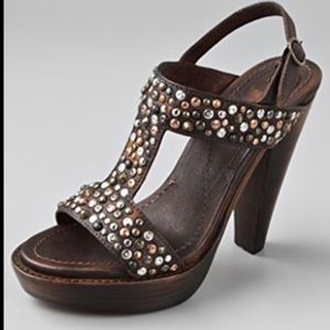 FRYE JOY STUDDED T-STRAP SANDALS - SZ8
